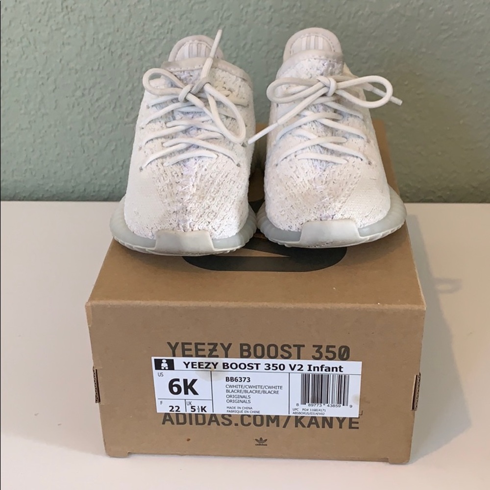 Adidas kids yeezy boosts size 6 used